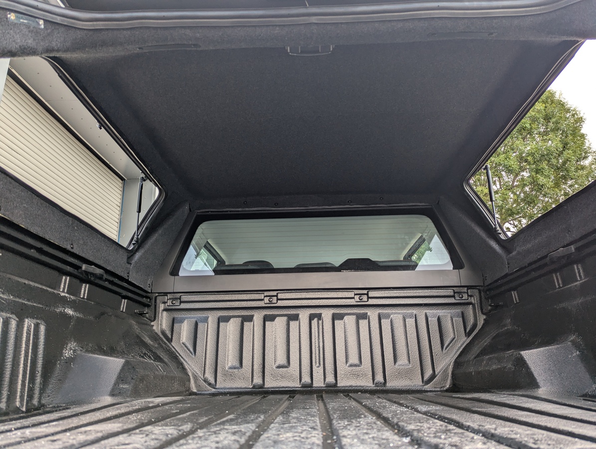 Maxus ETerron 9 (25-ON) SJS Side Opening Hardtop Double Cab   With Central Locking