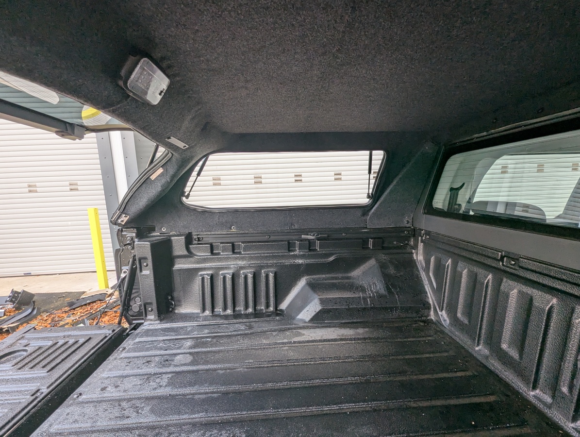 Maxus ETerron 9 (25-ON) SJS Side Opening Hardtop Double Cab   With Central Locking