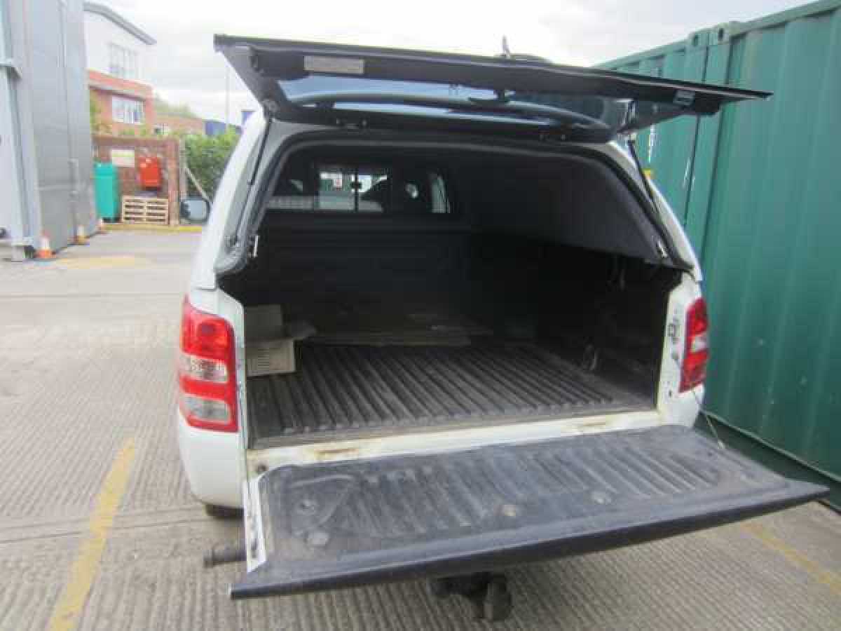 photo for Mitsubishi L200 SJS Solid Sided Hardtop King / Extra Cab - Central Locking Optional Extra