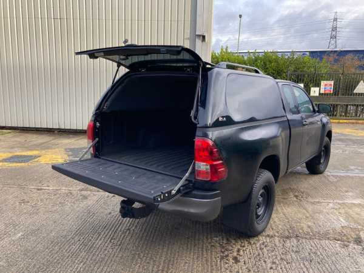 photo for Toyota Hilux SJS Solid Sided Hardtop King / Extra Cab - Central Locking Optional Extra